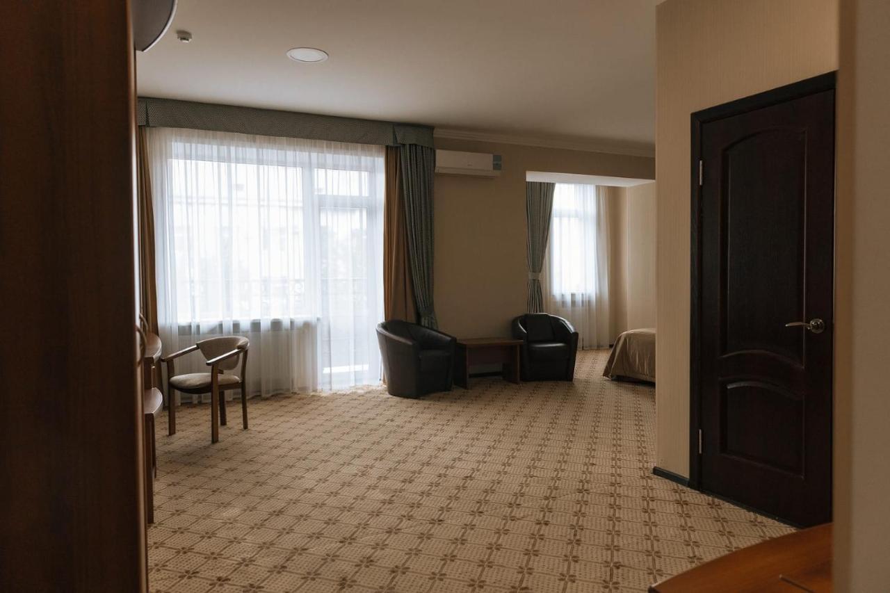 Hotel Medeu Kostanái Exterior foto