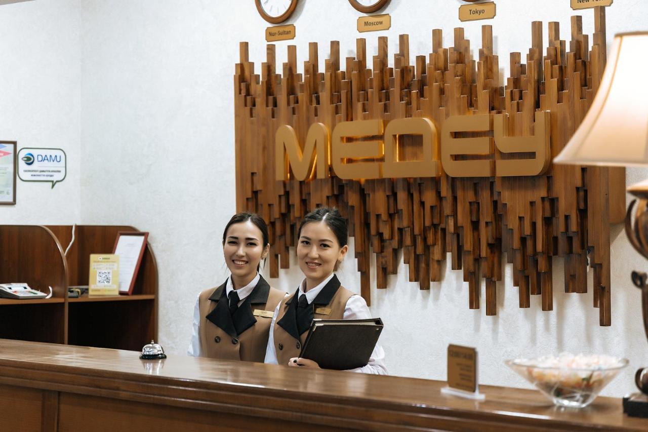 Hotel Medeu Kostanái Exterior foto